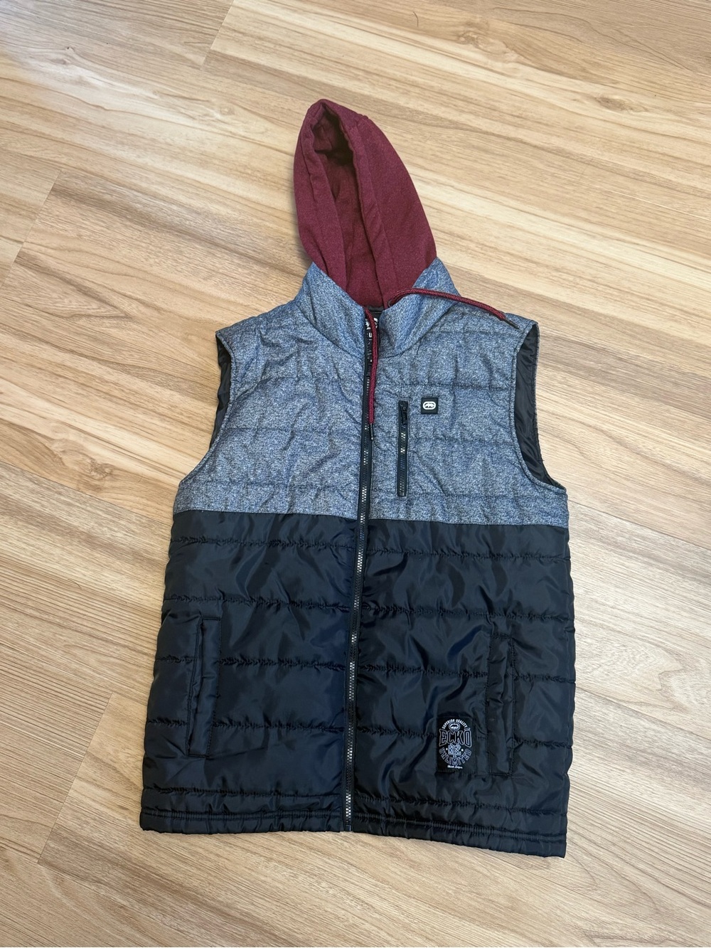 Ecko Unltd. Men’s Red Black Small Puffer Vest With Hood
